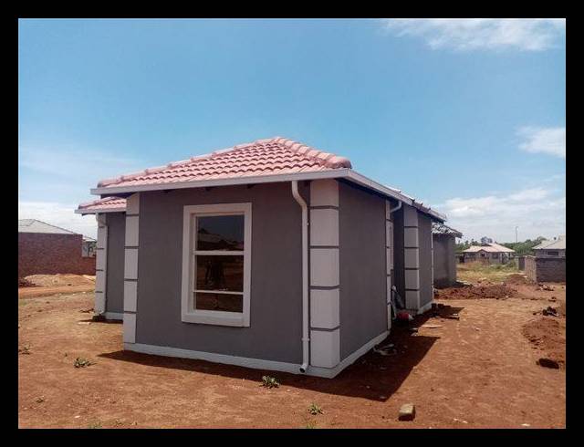 2 BEDROOM HOUSE FOR SALE IN SHARON PARK
